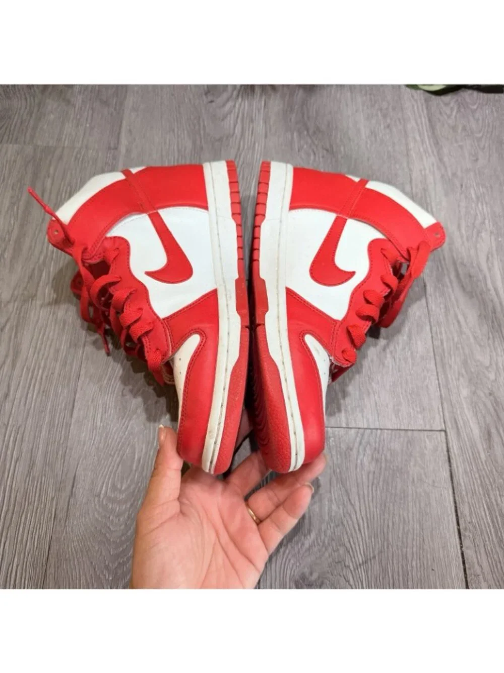 Nike Dunk High Red White DB2179-106 Youth 7 Y / Women’s 8.5